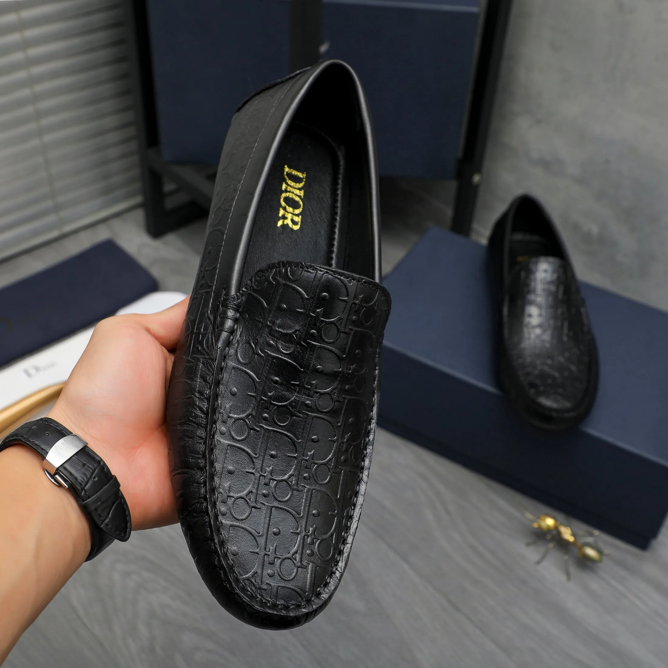 Men's shoes 💰p420 Product trademark: Dior "Dior" casual slip-on men's shoes Regular size: 38-44 Product materials: Selected embossed cowhide upper, sheepskin lining, rubber outsole